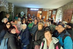 szt_istvan_barlang_elott